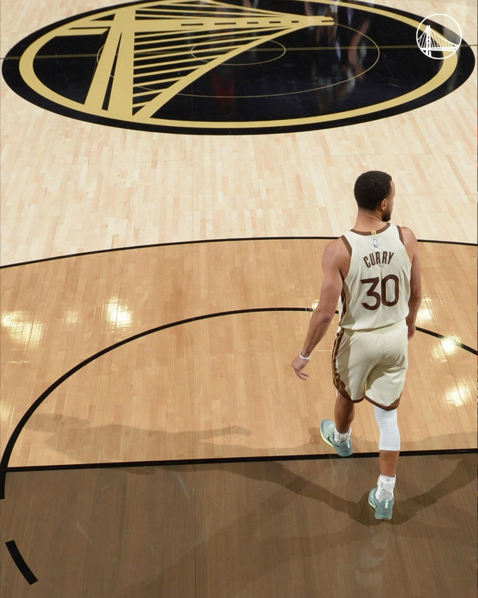 NBA勇士队最新消息：将寻求明星级别的球员来跟库里搭档 伦纳德或者詹姆斯？